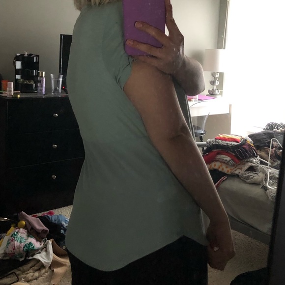 sea foam green t-shirt - Picture 2 of 3